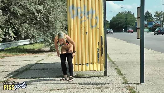 Luci melek - bratislava işemek kızlar