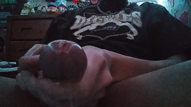 Kingspade'in sert yarak yakın çekim mastürbasyonu