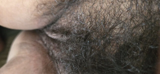 Saç fırçasıyla kendimi tatmin ediyorum