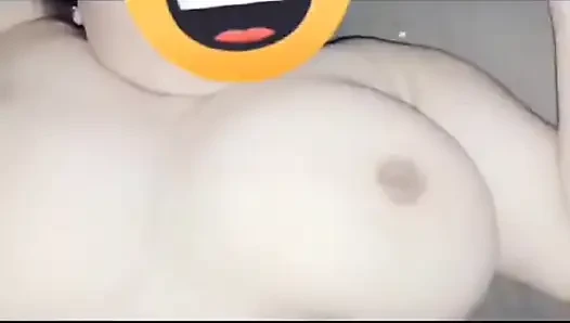 Tombul evli kadın sert sikişiyor