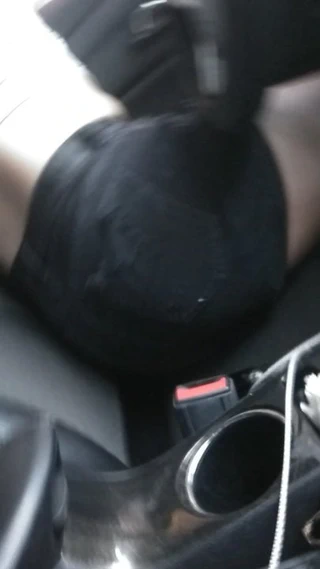 En iyi arkadaşlarımın kıçına sürünüyor