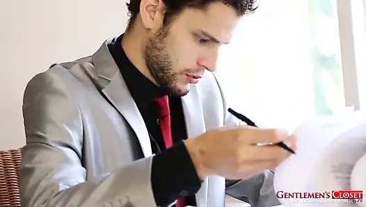 Gentlemenscloset yeni gelen arius şehvet dolu bir dünyayı keşfediyor