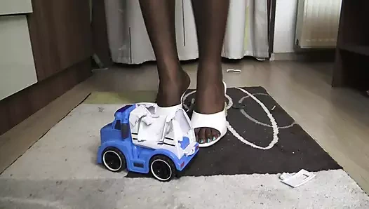 Zenci genç prenses ezmenin tadını çıkarıyor