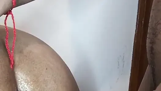 Komşuma bu lezzetli götü kırıyor