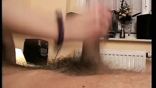 Kısa saçlı Alman sarışın yüze boşalmadan önce yarağa biniyor