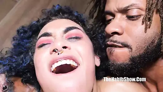 Kıvırcık Porto Rikolu kız tüm o büyük zenci yarağını seviyor - jay bangher ile misyoner sikişi