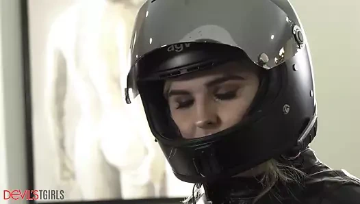 Devilstgirls trans bayan gets anal becerdin sert tarafından alpha bf