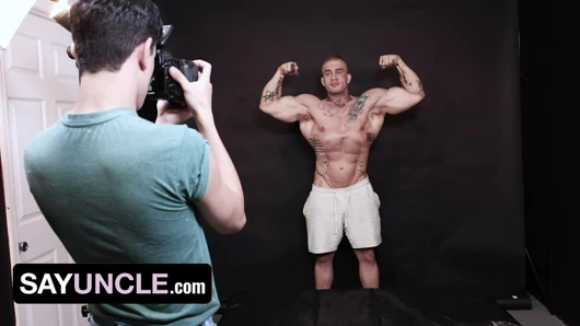 Cute Boy Seduce Athletic Man With Huge Muscles feat. Rob Quin, Davin Strong