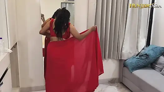 Kırmızı Sari Içinde Büyük Memeli Yenge Ji Sikiliyor