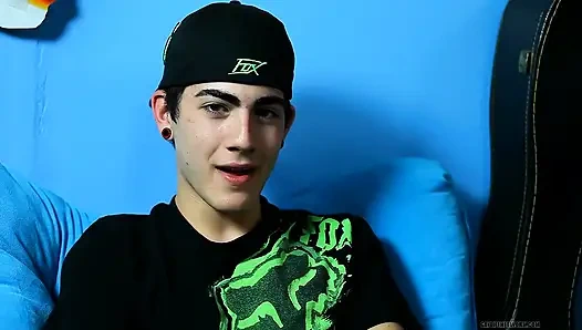 Seksi Rad Matthews röportajı