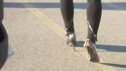 Ayakkabılarımı yürümek ve modellemek