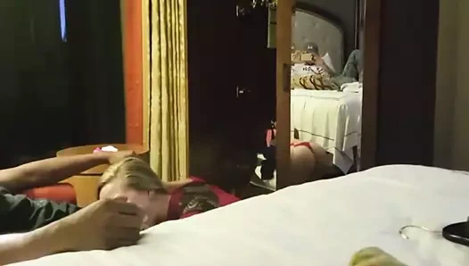 karısı ve arkadaşı