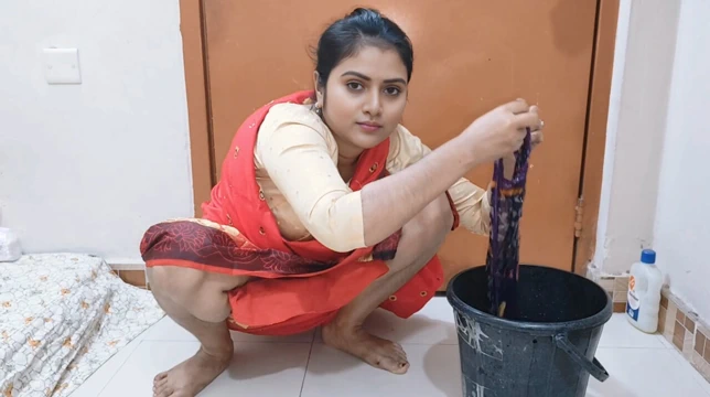 Your-Eshita. Güzel hizmetçi sikişiyor zamanın tadını çıkarıyor mükemmel video.