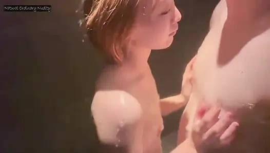 Bir gecede adanmışlık, çok sevimli bir çekici kadın ve bütün gece samimi bir final