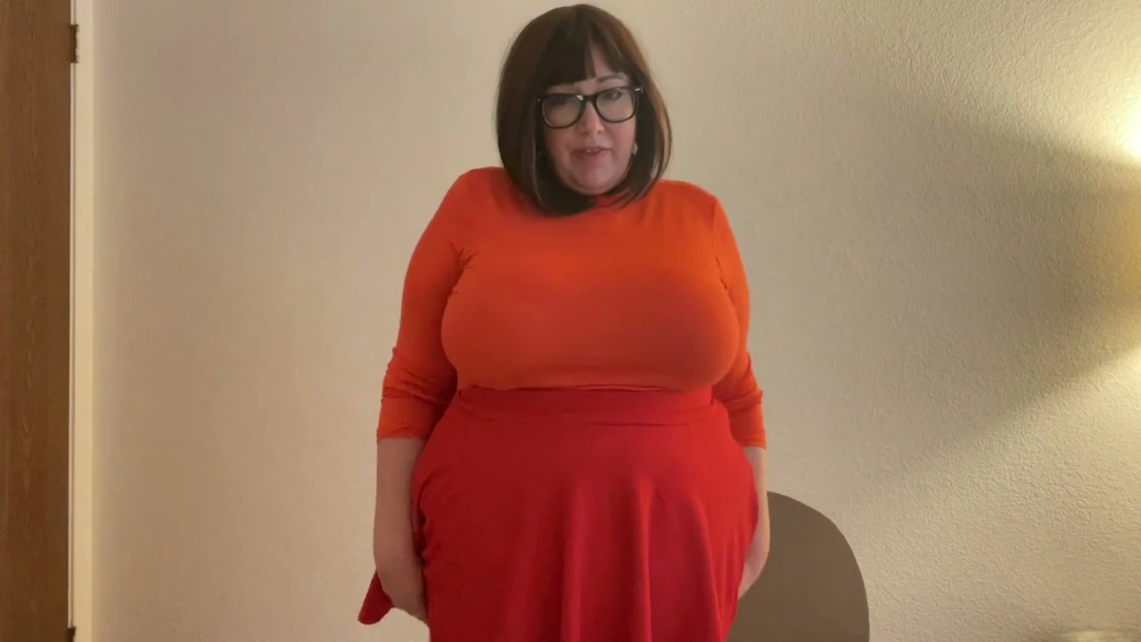 Velma is a slut for her neighbor
