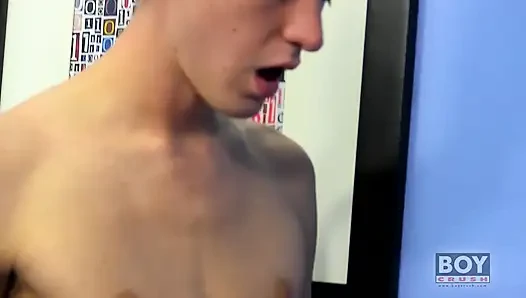 Chris ve Max iş başında!