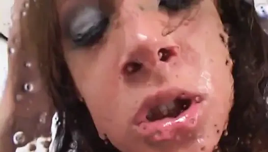 Tory Lane neredeyse götten sikiliyor