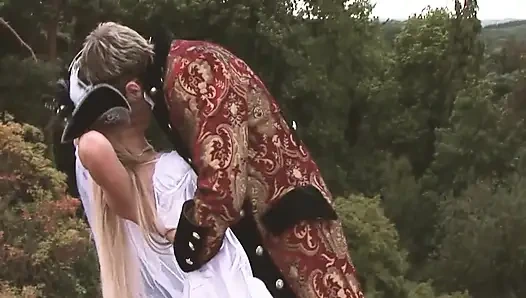 Ateşli çiftler iç çamaşırlı sahne 3_busty sarışın klasik sevgilisini yüze boşalmayla sikiyor