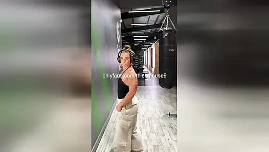 Tiktok canlı eyvah: genç anal büyük yarakla mahvoluyor - amcık döl sızdırıyor!