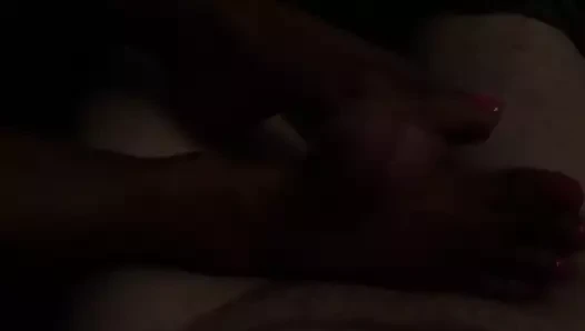 seksi ayaklar tarafından kenarlı