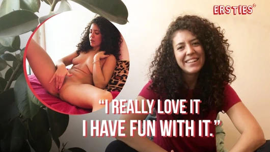 Ersties - ateşli İtalyan Mary B kamerada ilk kez ıslak amını parmaklıyor