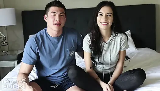 Asyalı pinoy delikanlı Sean Rachel Baddie'i sikiyor