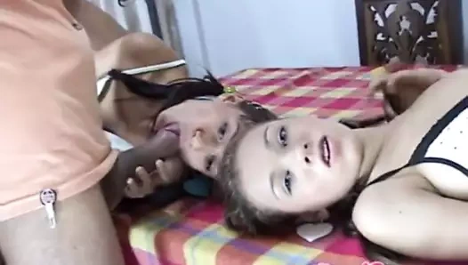 Genç sluts hisse horoz içinde kirli üçlü