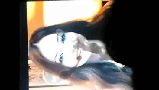 Mackenzie foy doğum günü boşalmak haraç