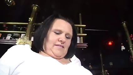 Tombul Alman olgun becerdin içinde bir bar