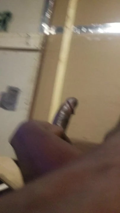 Большой черный член и сперма