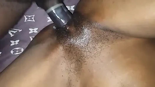 Damlayan ıslak meyve suyu amcık bir tanede boşalıyor