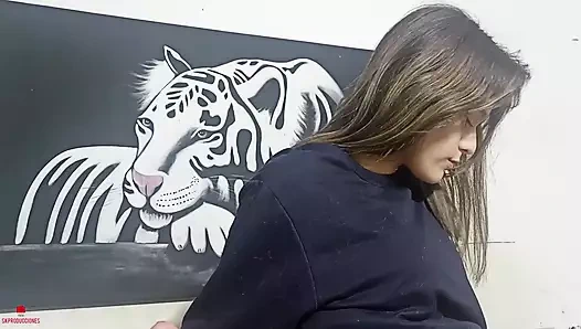 Ben çok azgınım ve seksi üvey kardeşimi becereceğim