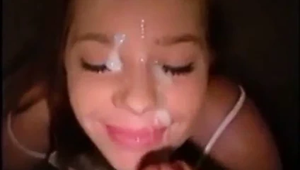 Babe üzerinde cummed alır. tadını çıkar