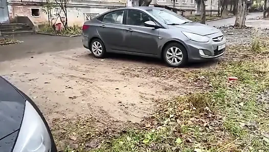 Yüze boşalma ve arabada sikiş