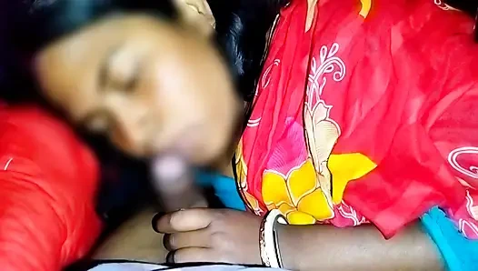 Buharlı banyo karşılaşması: ateşli üvey annenin evde üvey oğluyla yasak şehveti