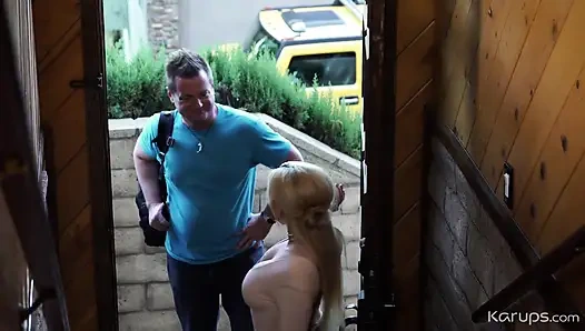 Christie Stevens: Üvey erkek kardeşinden daha iyi