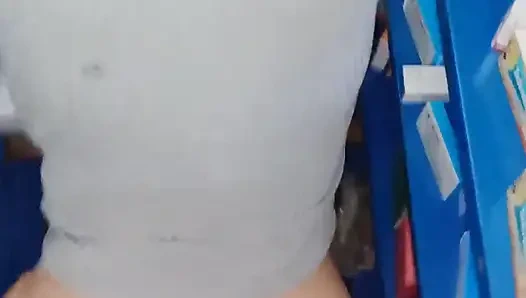 Depoda amatör: sakso ve ayakta seks