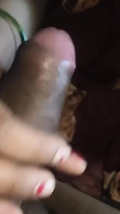 Kayınbiraderi penisinin elinden su çıktı, desi seksi video, seksi video, seks videosu. | Klip 1