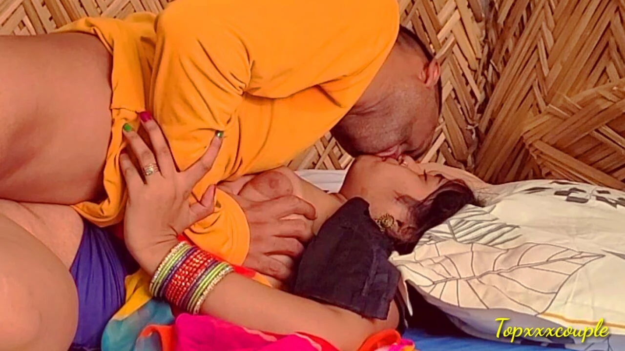 Exclusive: Village Bhabhi Full Romantic Fuck Video Feat Topxxxcouple Housewife Softcore Desi Indian Asian K Porn (4K Ultra) - Canada Special
