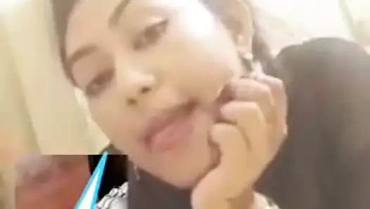 Bangladeşli gf gösterilen göğüsler