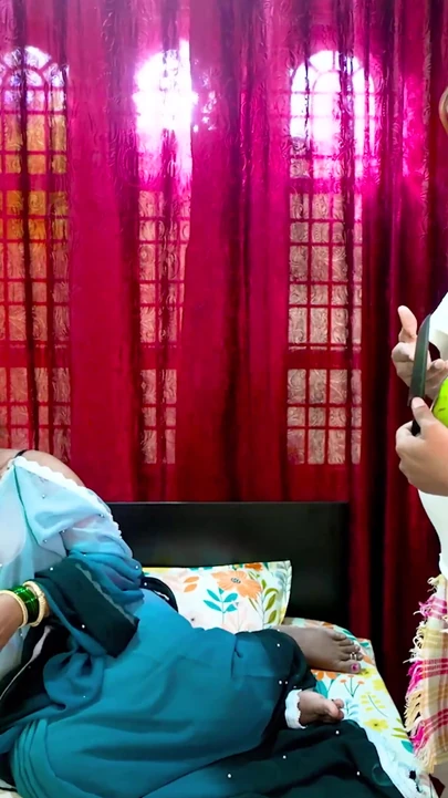 Pati ne patni ko nariyal pani pila ke chut ka pani nikal diya in hindi | Clip 1