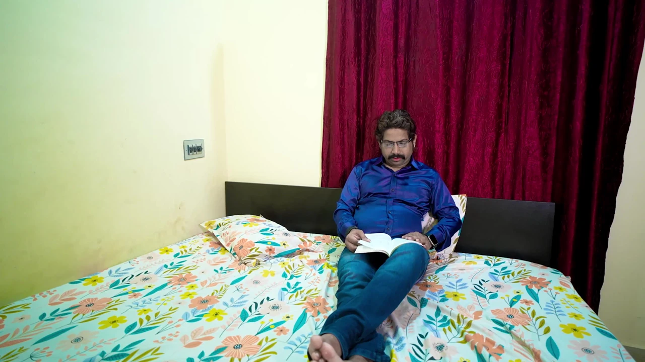 Teacher ne student ko ghodi bna ke chut ka pani nikal diya in hindi audio