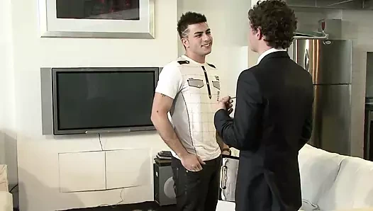 Ashley Ryder ve Harry Louis, sınıfta seks yapıyor