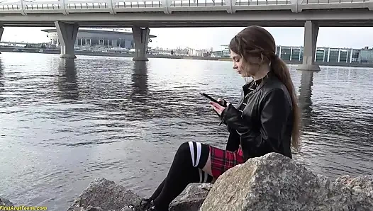 Saf genç kızın ilk anal deneyimi