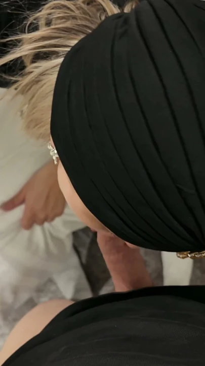 Tesettürlü büyük memeli üvey anne ile gerçek ev yapımı porno | Klip 2