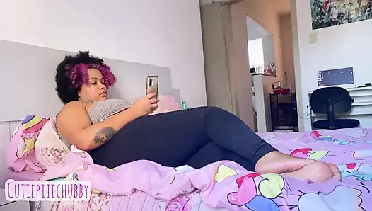 Üvey anne üvey oğlunu uyandırmak için osuruyor ep 1