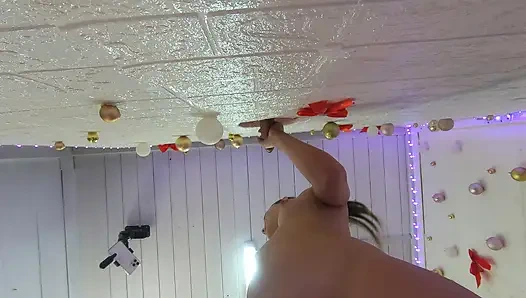 Yarakla ileri geri gidiyor. AllMyLinks MisssVikki