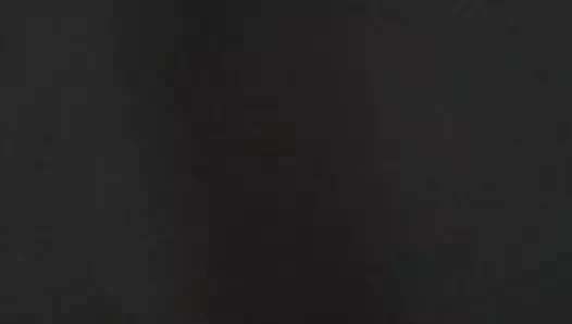 Sürtük öğürerek üzerinde çük