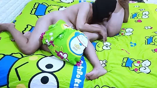 Baldız kocası işteyken amını sikmesini istiyor