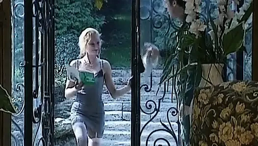 Almanya'dan bu mükemmel orta yaşlı seksi kadının göt deliğini sikişini izle